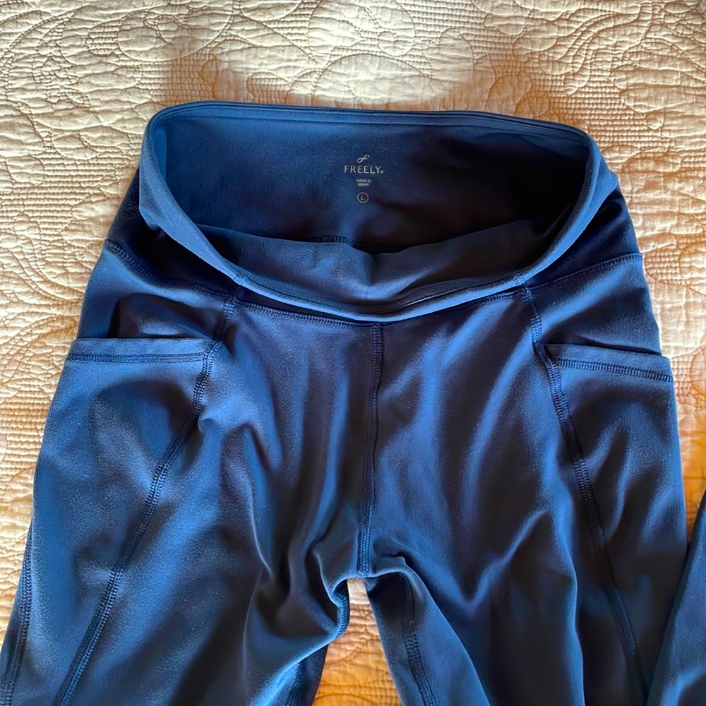Legging with side pockets